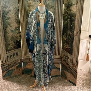Absolutely Fabulous “Free People” sheer blue print Kimono